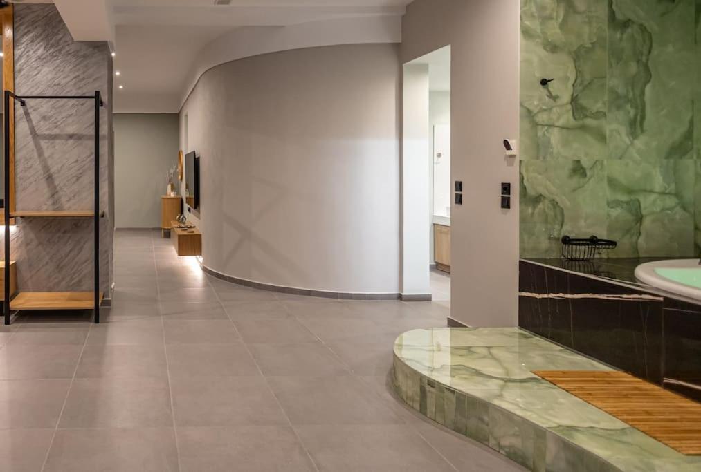 Smaragdi Luxury Jacuzzi Apartment Noho Premium Living アテネ エクステリア 写真