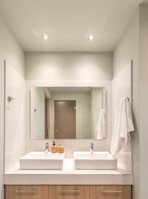 Smaragdi Luxury Jacuzzi Apartment Noho Premium Living アテネ エクステリア 写真